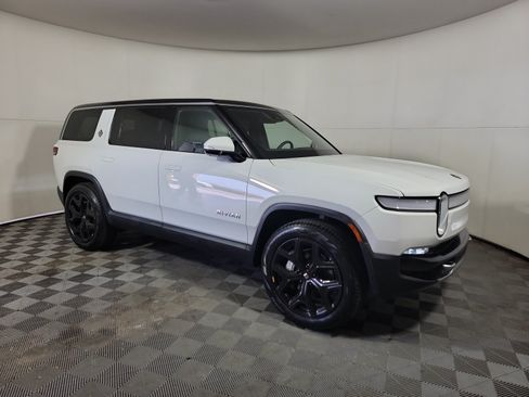 Used 2024 Rivian R1S Adventure AWD/4WD image 7