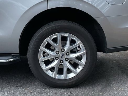 Used 2020 Ford Expedition XLT w/ Equipment Group 202A image 6