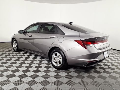 Certified 2023 Hyundai Elantra SE w/ Preferred Accessory Package FWD image 6