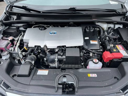 Certified 2022 Toyota Prius LE FWD image 38