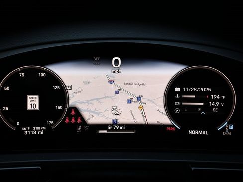 Certified 2025 Porsche Cayenne w/ Premium Package Plus image 35