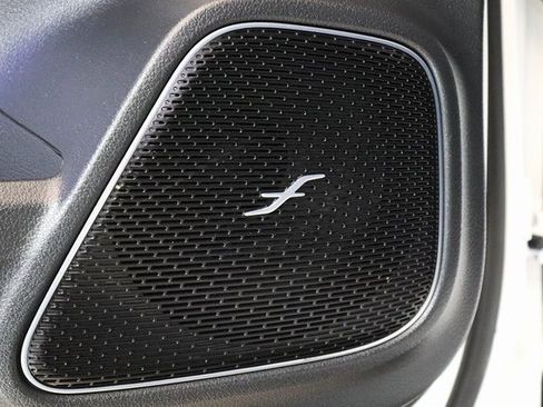 Used 2023 Mercedes-Benz GLB 250 4MATIC image 3