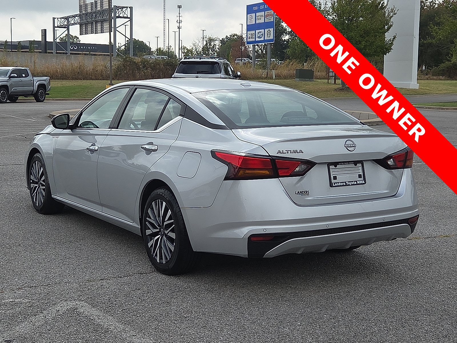 Used 2025 Nissan Altima 2.5 SV FWD image 4