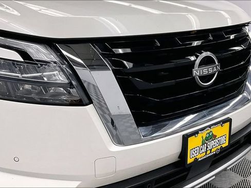 Used 2024 Nissan Pathfinder SV AWD/4WD image 35