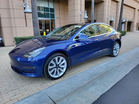 Used 2018 Tesla Model 3 Long Range image 4