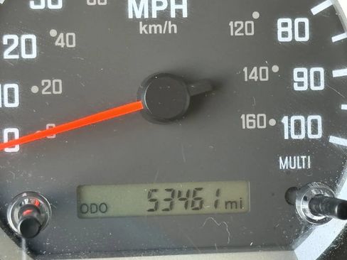 Used 2024 Isuzu NPR 4500 HD RWD image 23