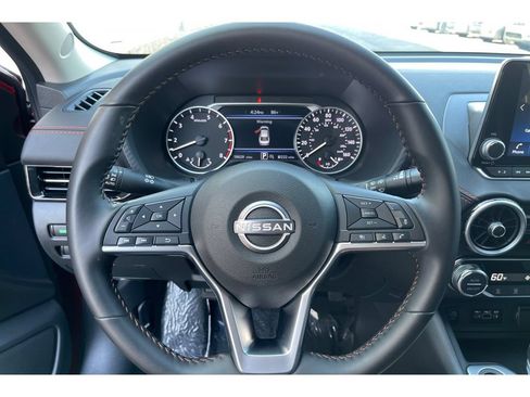 Used 2025 Nissan Sentra SR FWD image 33