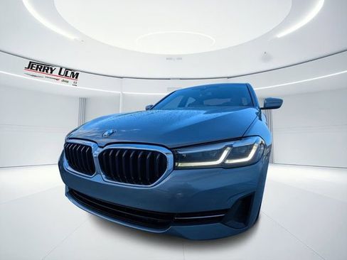 Used 2021 BMW 530i w/ Premium Package image 6