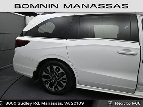 Used 2025 Honda Odyssey Elite image 11