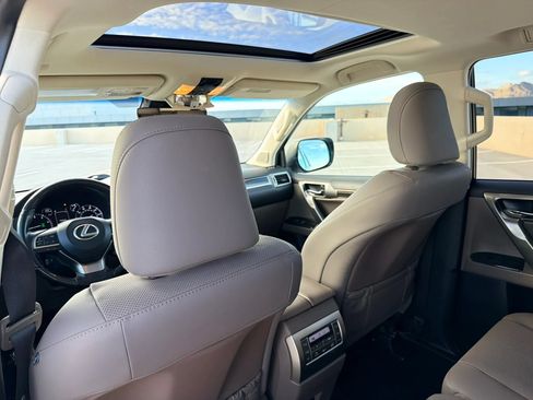 Used 2020 Lexus GX 460 Premium w/ Premium Package AWD/4WD image 22
