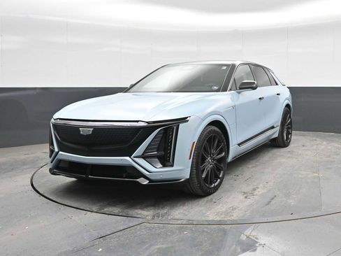 New 2026 Cadillac Lyriq V image 4