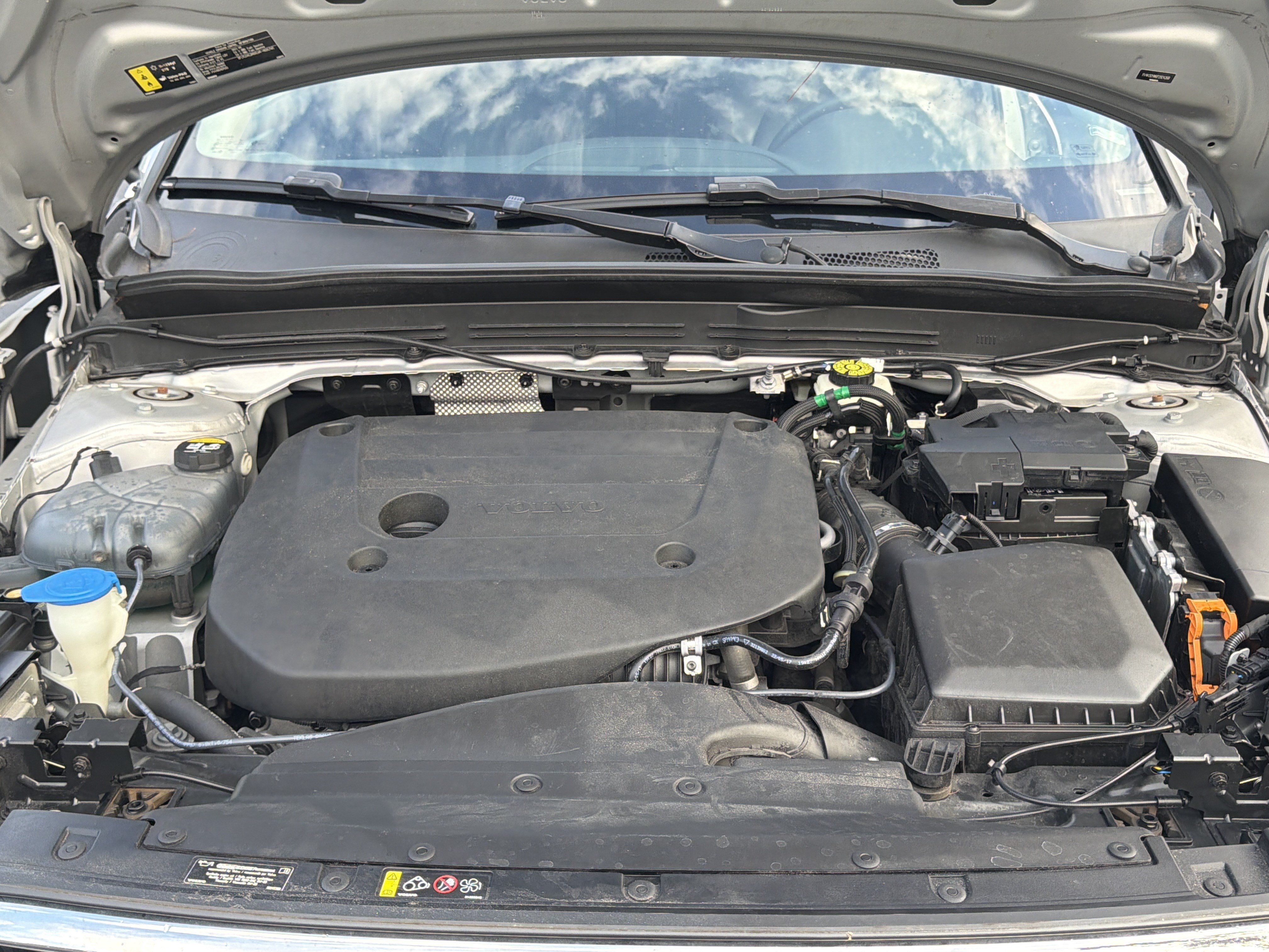 Certified 2023 Volvo XC40 B4 Plus w/ Driver Assist Package FWD image 56