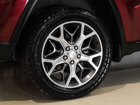 Used 2020 Jeep Grand Cherokee Limited image 61