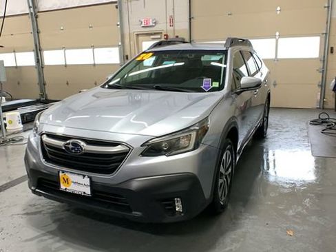 Used 2020 Subaru Outback Premium AWD/4WD image 3