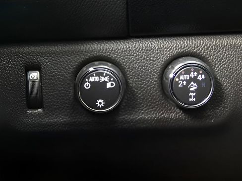 Used 2018 Chevrolet Colorado ZR2 image 18