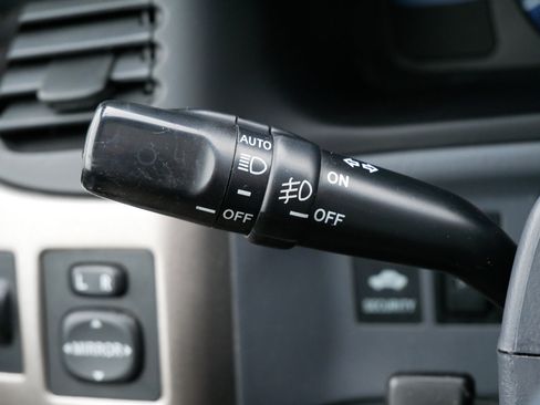 Used 2002 Toyota Sienna XLE image 32