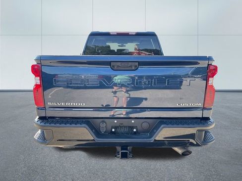 Used 2022 Chevrolet Silverado 2500 Custom w/ Custom Convenience Package AWD/4WD image 3