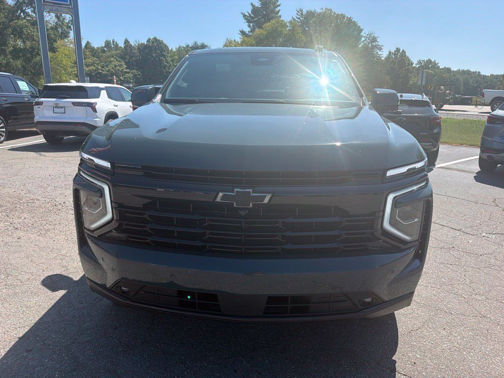 Used 2025 Chevrolet Tahoe RST w/ Comfort Package AWD/4WD image 2