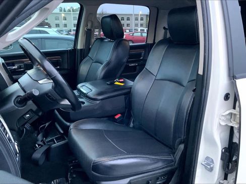 Used 2018 RAM 1500 Laramie w/ Convenience Group image 7