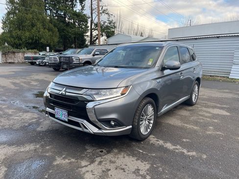 Used 2022 Mitsubishi Outlander LE image 4