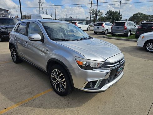 Used 2018 Mitsubishi Outlander Sport SE FWD image 4