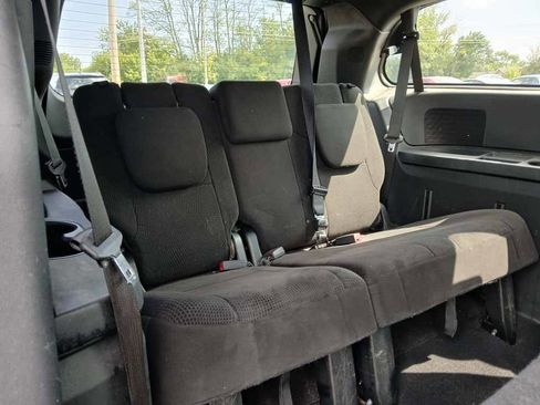 Used 2014 Dodge Grand Caravan SXT w/ UConnect Hands-Free Group image 14