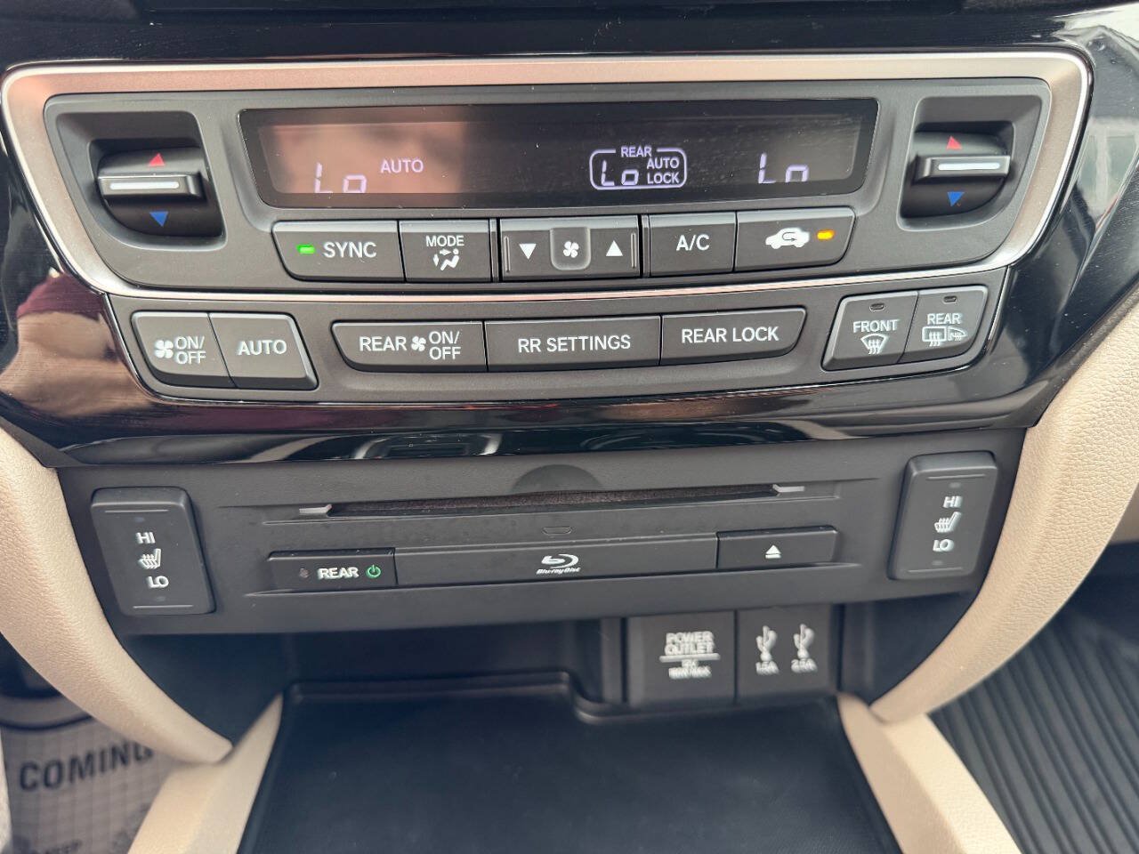 Used 2016 Honda Pilot Touring image 26