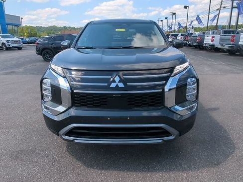 Used 2025 Mitsubishi Outlander SE AWD/4WD image 4