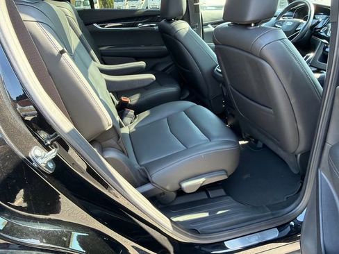 Used 2025 Cadillac XT6 Premium Luxury image 15