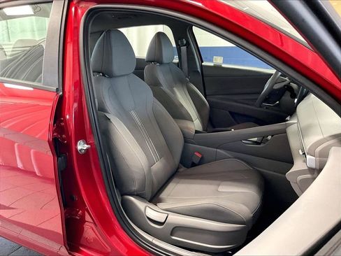 Certified 2025 Hyundai Elantra Sport FWD image 11