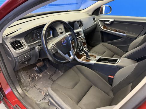 Used 2014 Volvo S60 T5 FWD image 11
