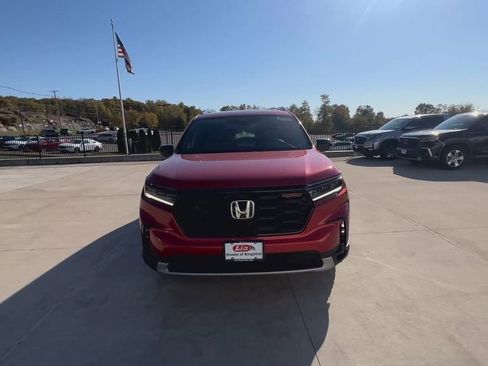 New 2025 Honda Pilot TrailSport image 3