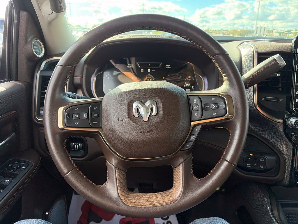 Used 2025 RAM 2500 Limited AWD/4WD image 7