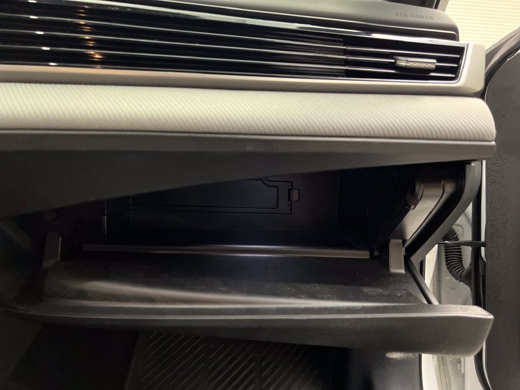 Used 2025 Toyota Camry SE FWD image 30
