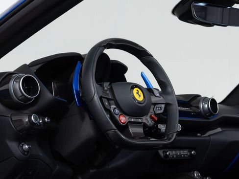 Used 2022 Ferrari 812 GTS RWD image 34