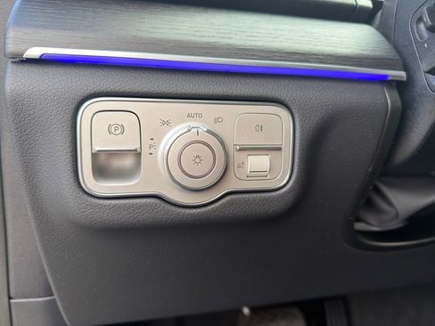 Used 2022 Mercedes-Benz GLE 350 4MATIC w/ Premium Package image 15