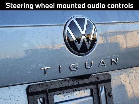 Used 2024 Volkswagen Tiguan SE image 9