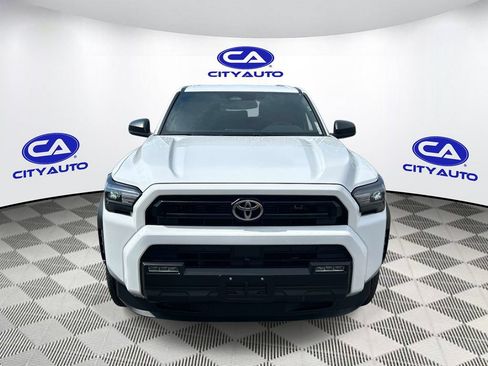 Used 2025 Toyota 4Runner SR5 AWD/4WD image 11