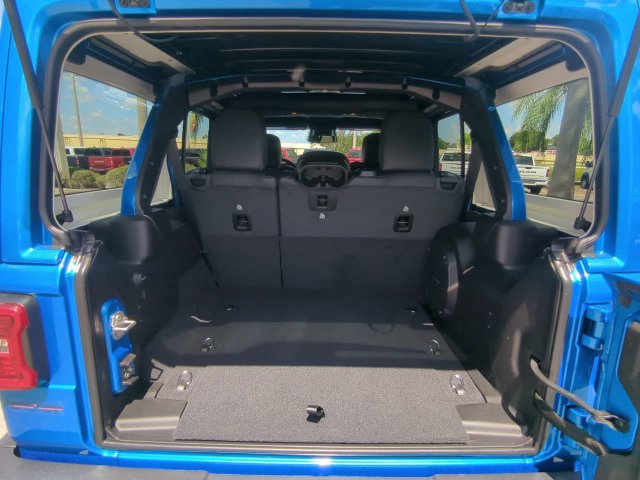 New 2026 Jeep Wrangler Unlimited Sahara AWD/4WD image 14