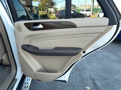 Used 2013 Mercedes-Benz ML 350 4MATIC image 25