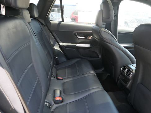 Used 2024 Mercedes-Benz GLC 300 image 22