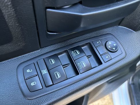 Certified 2019 RAM 1500 Express image 10