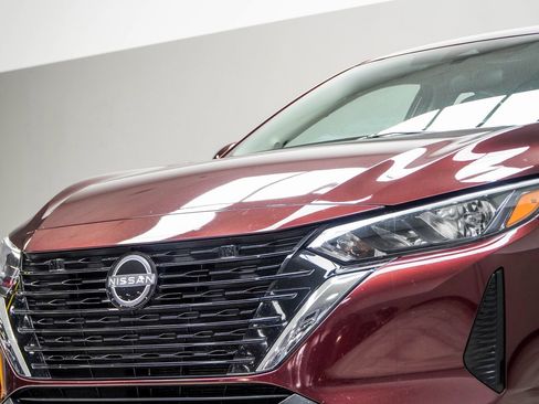 Used 2024 Nissan Sentra SV image 2