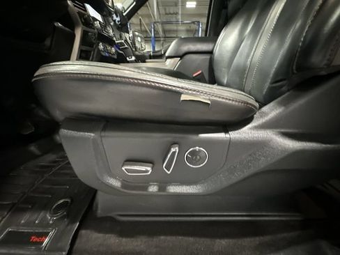 Certified 2019 Ford F150 Platinum w/ Equipment Group 701A Luxury AWD/4WD image 18