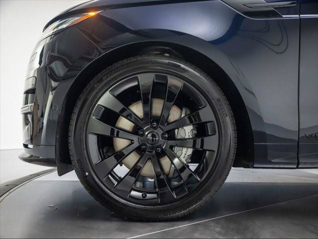 New 2026 Land Rover Range Rover Sport Dynamic SE AWD/4WD image 12