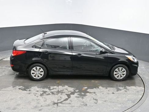 Used 2017 Hyundai Accent SE image 28