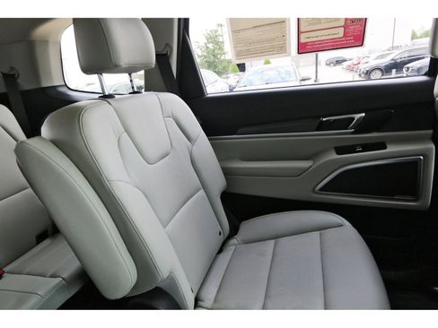 Used 2023 Kia Telluride S AWD/4WD image 15