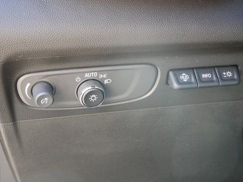 Used 2021 Buick Envision Essence w/ Technology Package I image 19