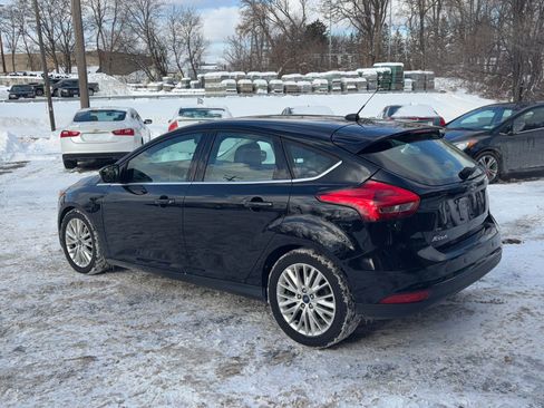 Used 2017 Ford Focus Titanium FWD image 4