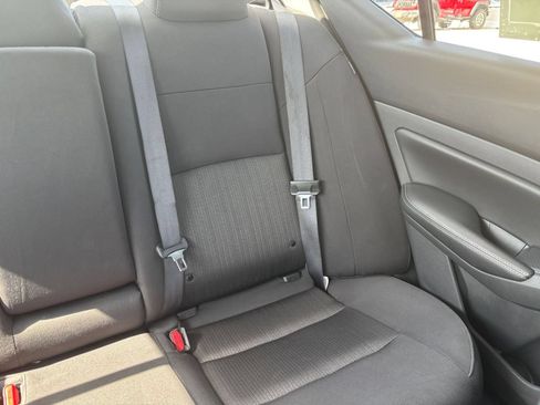 Used 2025 Nissan Altima 2.5 SV FWD image 36